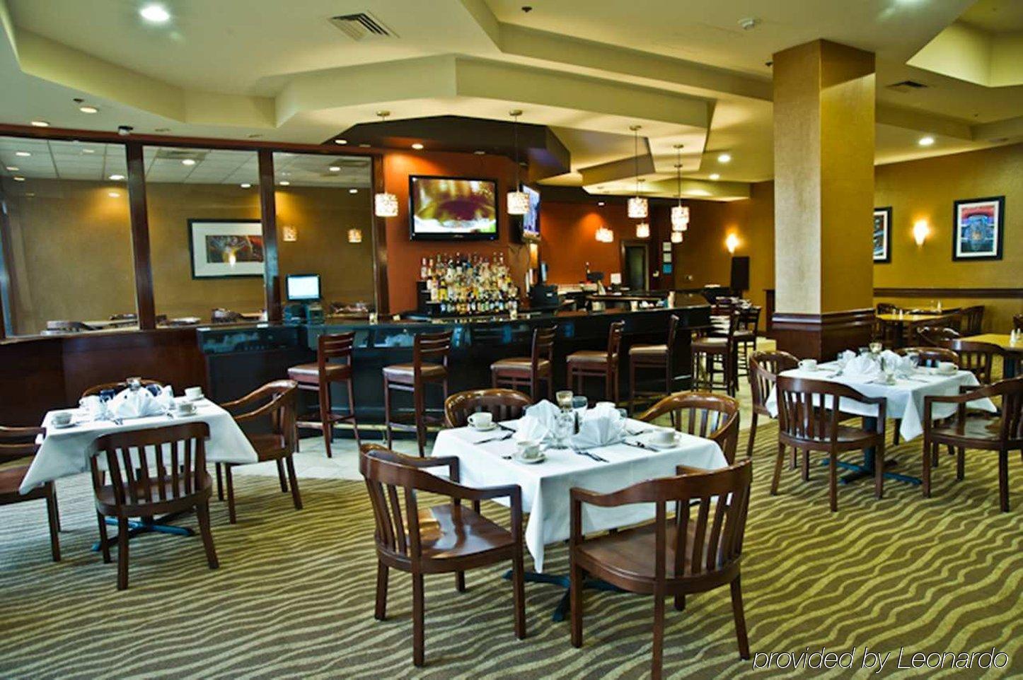 Ramada By Wyndham Southfield Hotel Restaurant foto